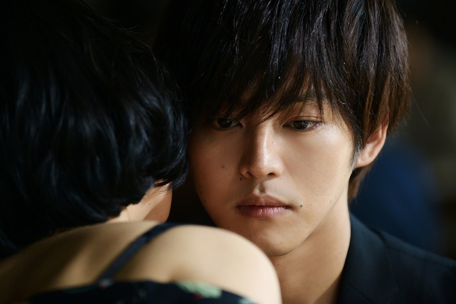 松坂桃李主演で『娼年』映画化(C)石田衣良/